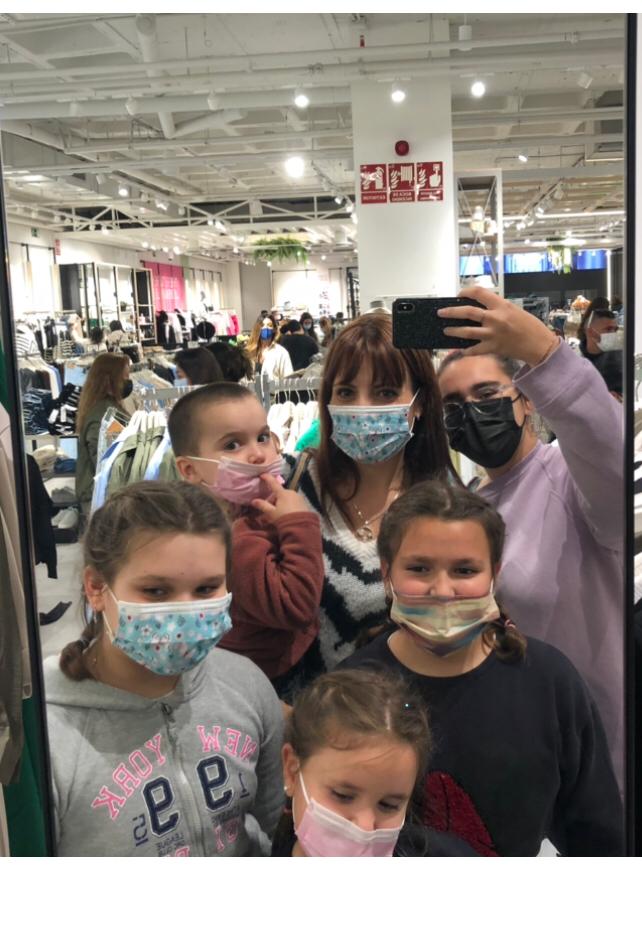 La nueva vida de Natasha y sus hijas en Cádiz: de Ucrania a su nuevo hogar huyendo del terror La nueva vida de Natasha y sus hijas en Cádiz: de Ucrania a su nuevo hogar huyendo del terror