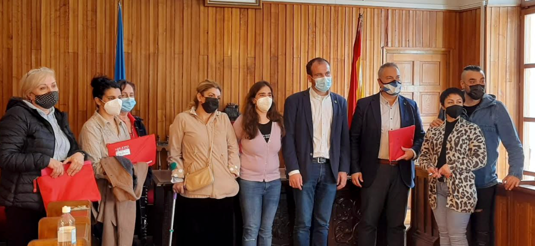 El Gobierno de Asturias entrega cuatro viviendas públicas de alquiler en Piloña El Gobierno de Asturias entrega cuatro viviendas públicas de alquiler en Piloña