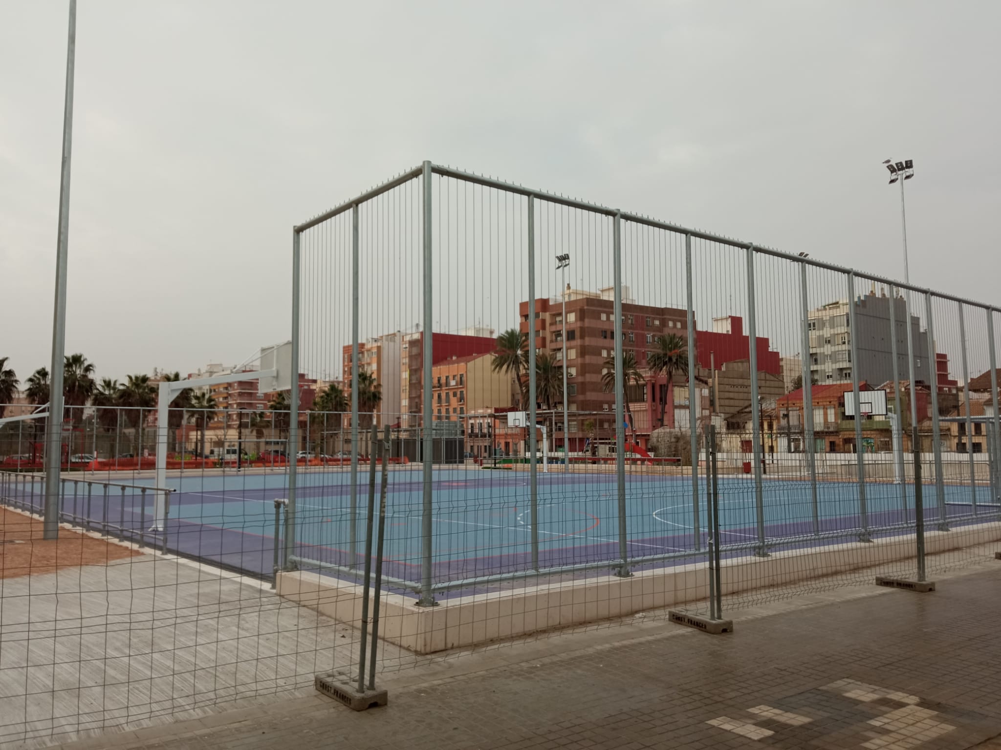 València abre una gran zona lúdica y deportiva en El Cabanyal València abre una gran zona lúdica y deportiva en El Cabanyal