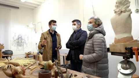 Visita al taller del imaginero Fran Boluda