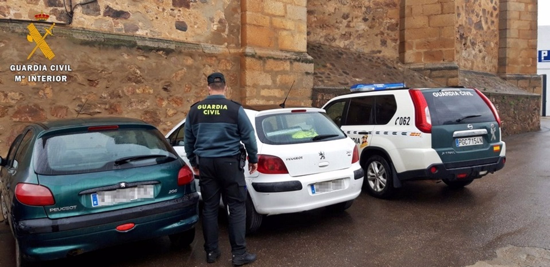 En libertad con cargos un vecino de Guareña por robos en ocho vehículos y en una vivienda de la localidad En libertad con cargos un vecino de Guareña por robos en ocho vehículos y en una vivienda de la localidad