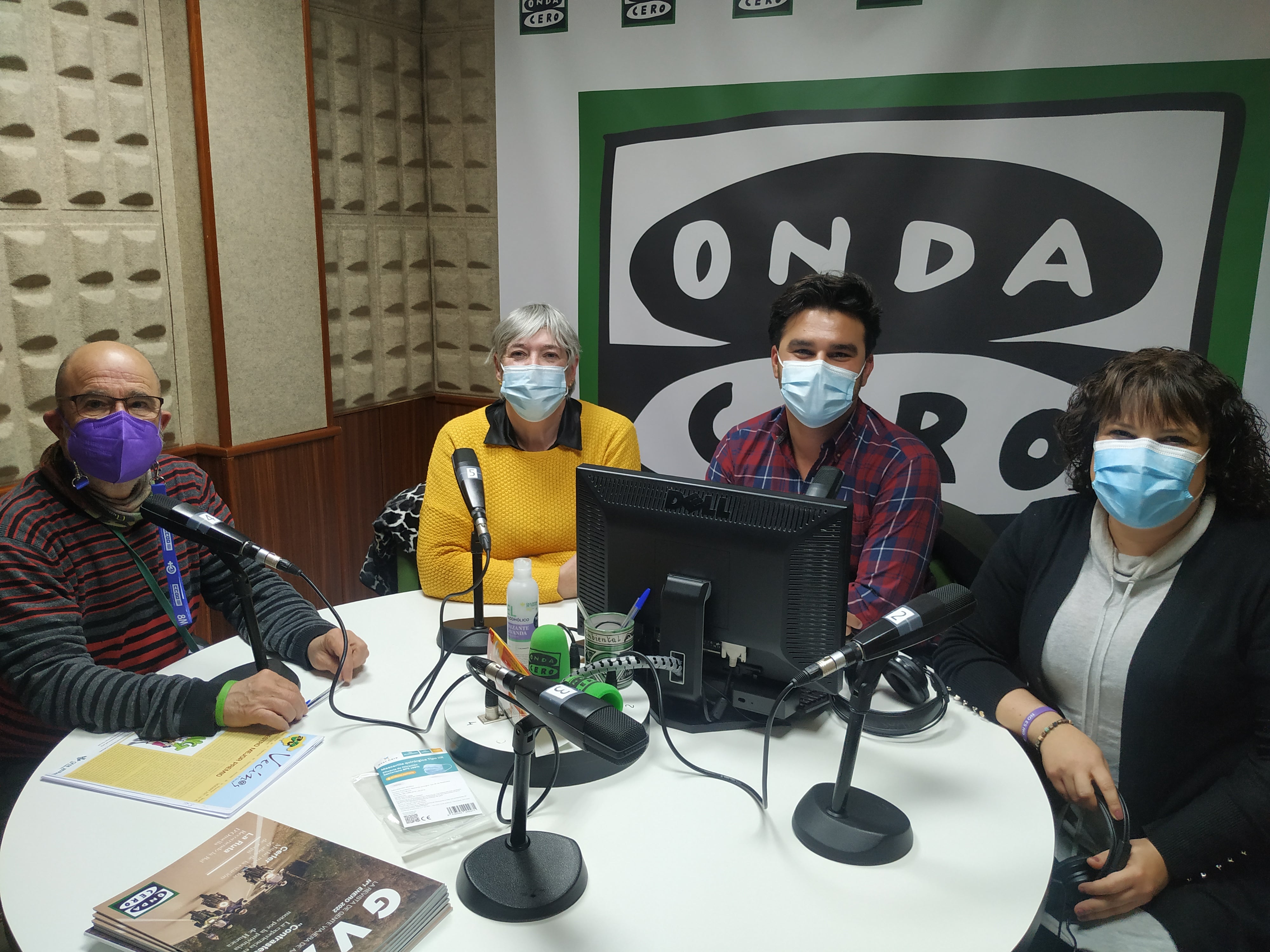 En el patio de vecinos del Siglo XIII En el patio de vecinos del Siglo XIII