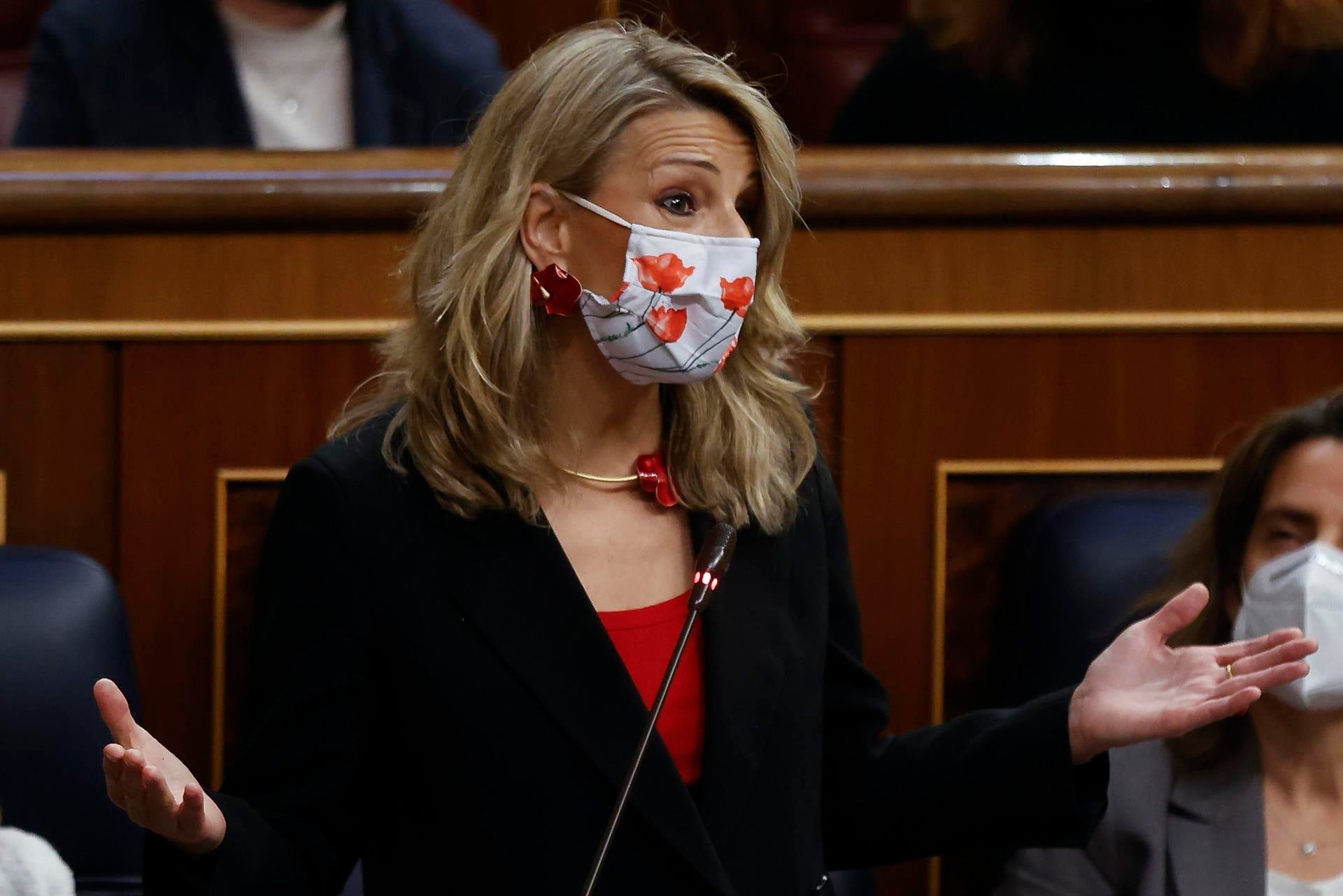 Yolanda Díaz rechaza calificar como extrema derecha a los transportistas y pide que se escuche a todo el sector Yolanda Díaz rechaza calificar como extrema derecha a los transportistas y pide que se escuche a todo el sector