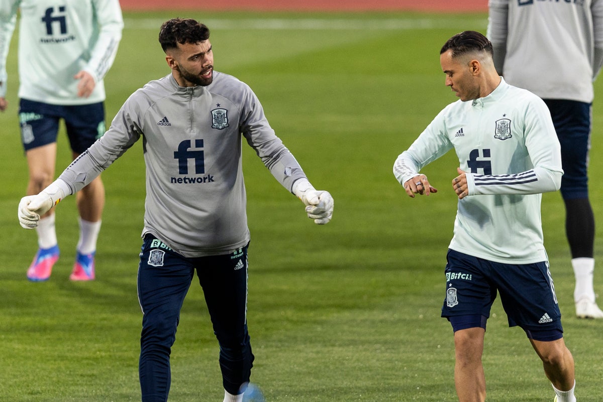 Raúl de Tomás se lesiona y causa baja en la selección Raúl de Tomás se lesiona y causa baja en la selección