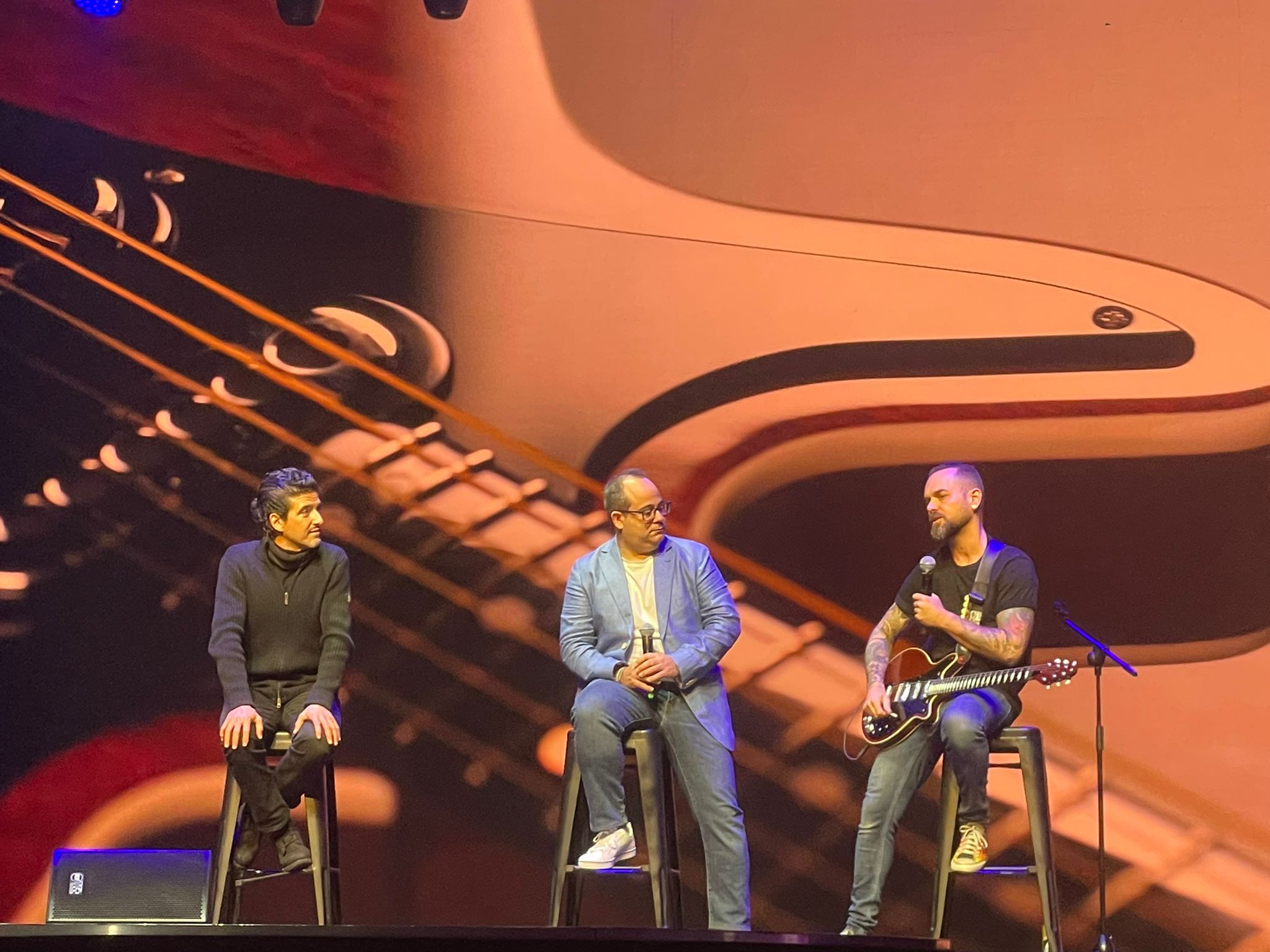 La historia de la guitarra de Brian May ya disponible en castellano La historia de la guitarra de Brian May ya disponible en castellano