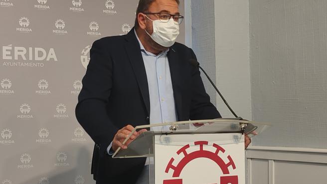 Osuna dice que las administraciones trabajan para promover la instalación de la azucarera tras asegurarse su continuidad Osuna dice que las administraciones trabajan para promover la instalación de la azucarera tras asegurarse su continuidad