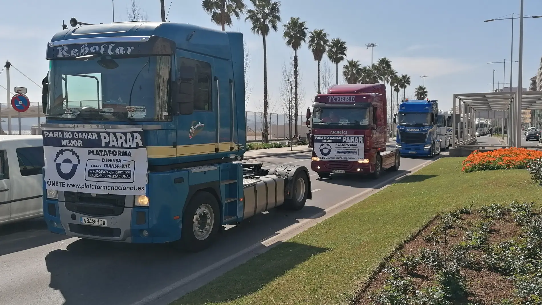 Marcha lenta de camioneros por Santander