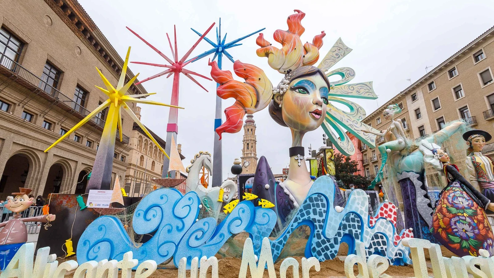 La hoguera expuesta en la Plaza del Pilar de Zaragoza La hoguera expuesta en la Plaza del Pilar de Zaragoza