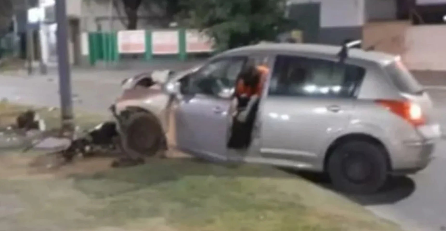 Un argentino estampa su coche y establece el récord mundial en el test de alcoholemia Un argentino estampa su coche y establece el récord mundial en el test de alcoholemia