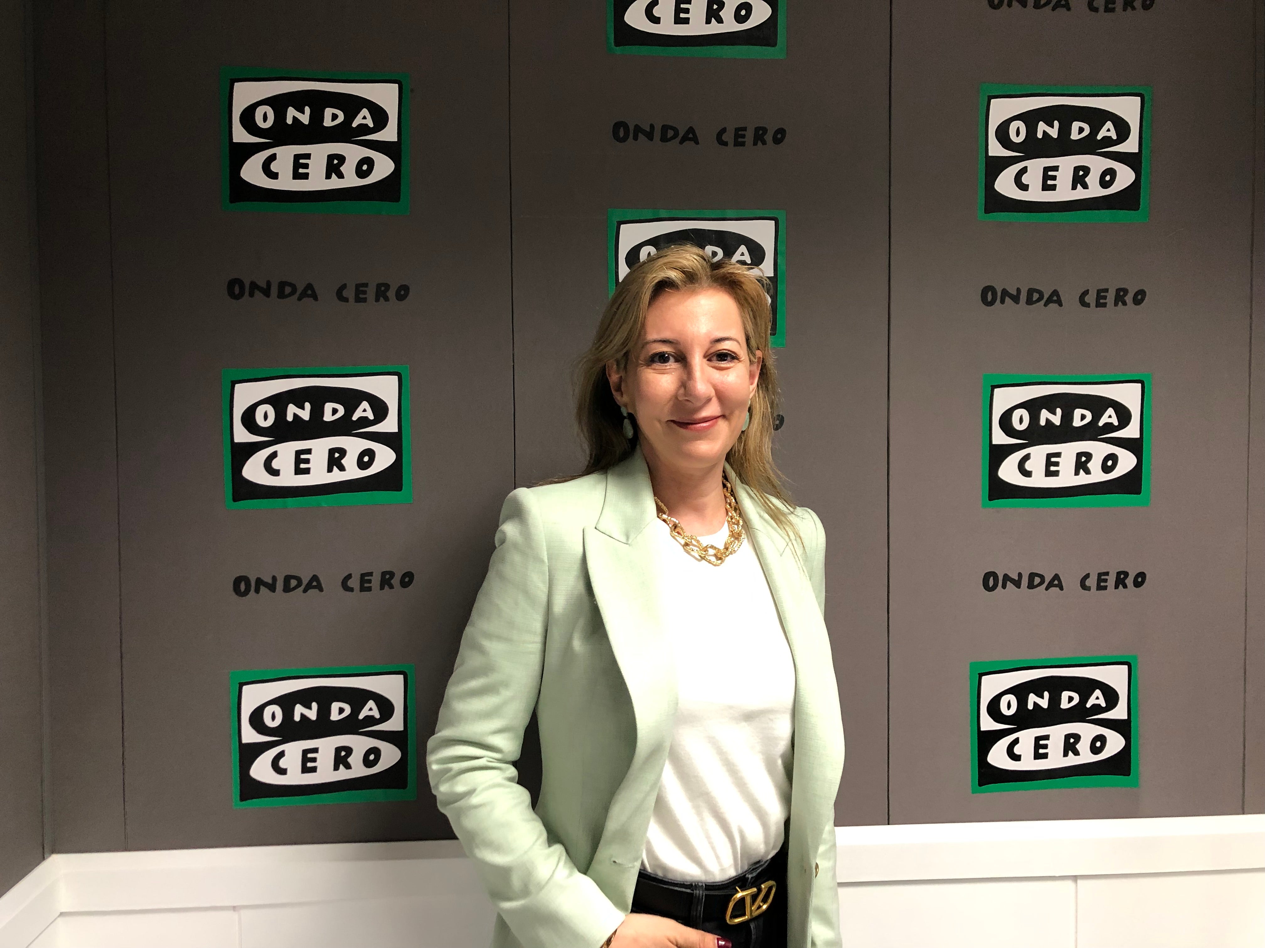 "El libro negro de las horas", un viaje novelado al mundo de la bibliografía "El libro negro de las horas", un viaje novelado al mundo de la bibliografía