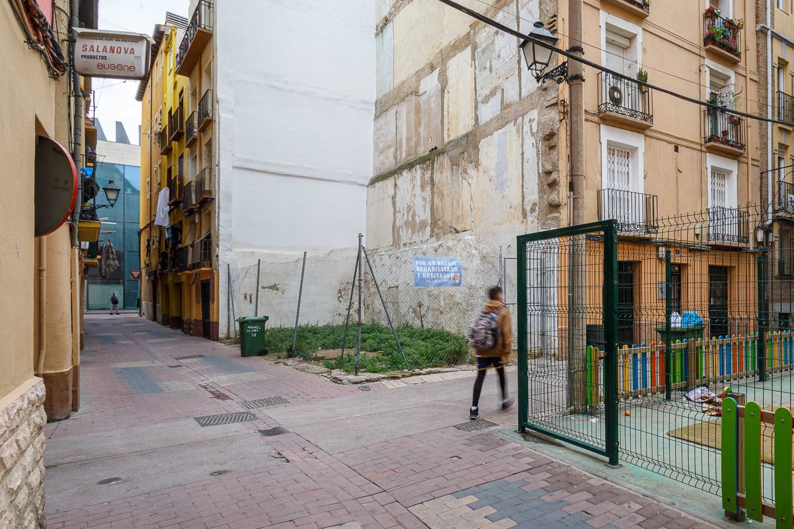 Los vecinos apuestan por construir viviendas en los solares adquiridos por el Ayuntamiento Los vecinos apuestan por construir viviendas en los solares adquiridos por el Ayuntamiento