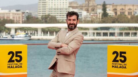 Arturo Valls, protagonista y productor de 'Camera Caf&eacute;', posa en el photocall del 25 Festival de M&aacute;laga