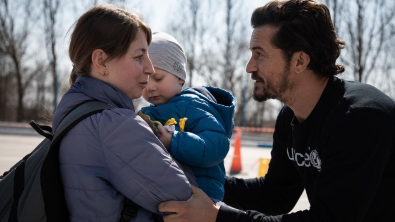 Orlando Bloom visita a niños refugiados ucranianos en un centro de acogida de Moldavia Orlando Bloom visita a niños refugiados ucranianos en un centro de acogida de Moldavia