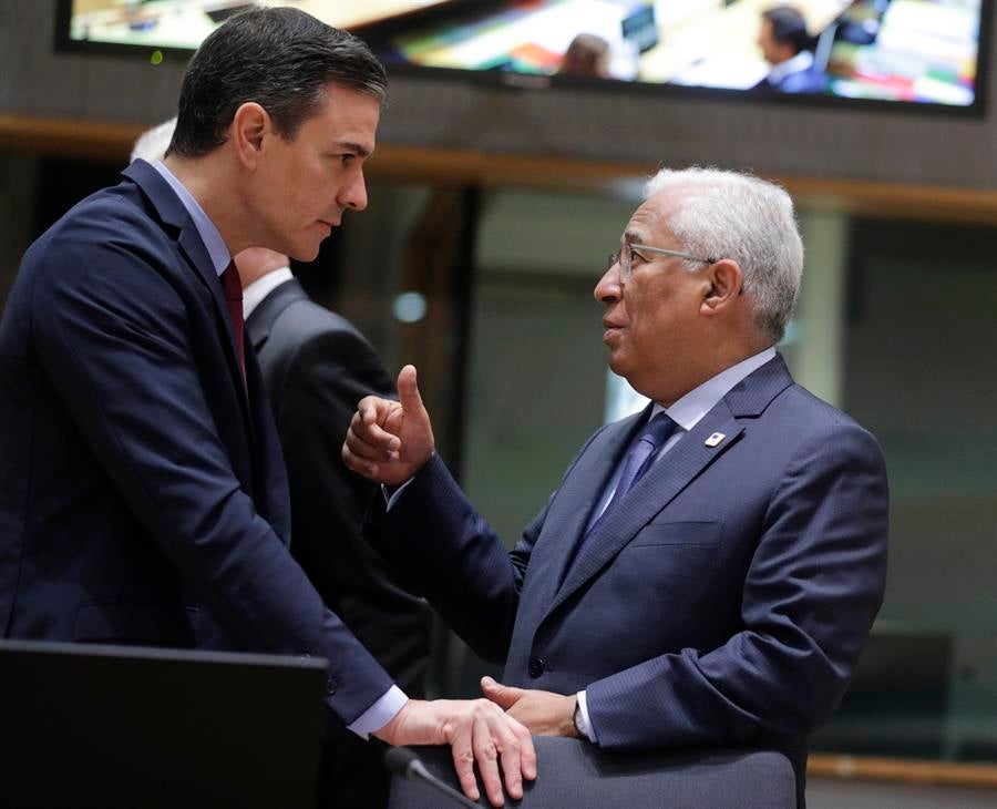 El Consejo Europeo atiende la petición de Sánchez y España y Portugal serán reconocidas como "islas energéticas" El Consejo Europeo atiende la petición de Sánchez y España y Portugal serán reconocidas como "islas energéticas"