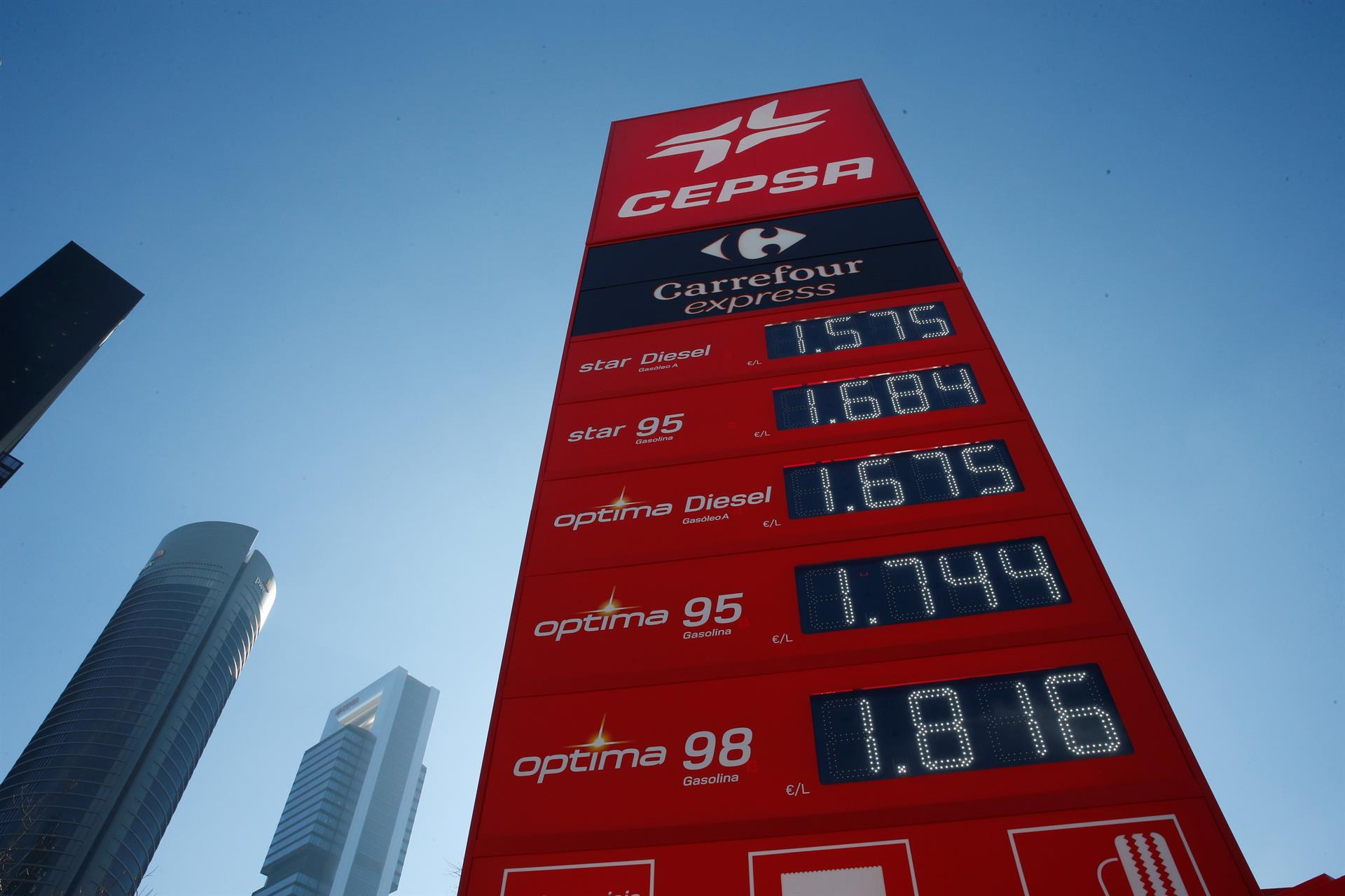 Cepsa y BP se suman a Repsol y anuncian descuentos en el precio de la gasolina Cepsa y BP se suman a Repsol y anuncian descuentos en el precio de la gasolina