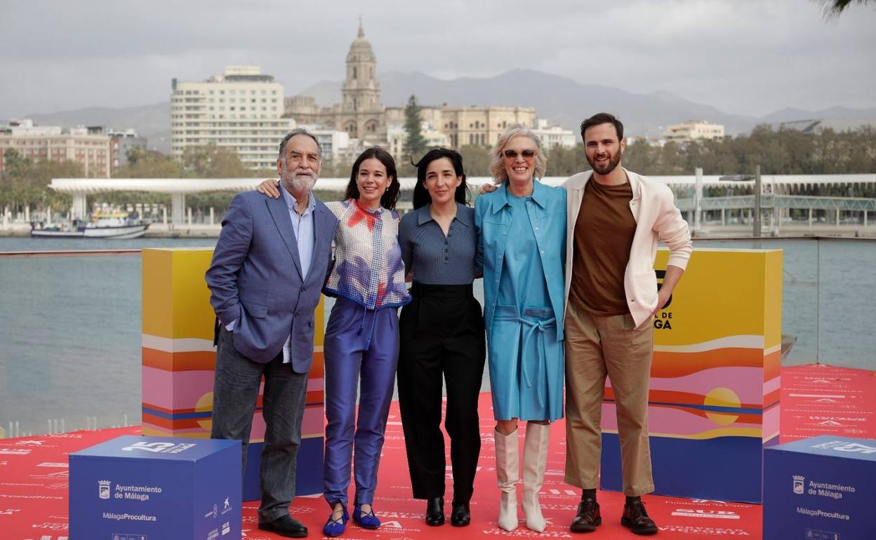 'Cinco lobitos', de Alauda Ruiz de Azúa, gana la Biznaga de Oro en el Festival de Málaga 'Cinco lobitos', de Alauda Ruiz de Azúa, gana la Biznaga de Oro en el Festival de Málaga
