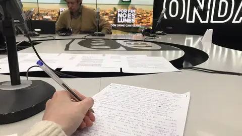El garabato de Isabel Lobo a Javier Gomá: "Hombre perdidizo de quijotesca mente previa escritura" El garabato de Isabel Lobo a Javier Gomá: "Hombre perdidizo de quijotesca mente previa escritura"