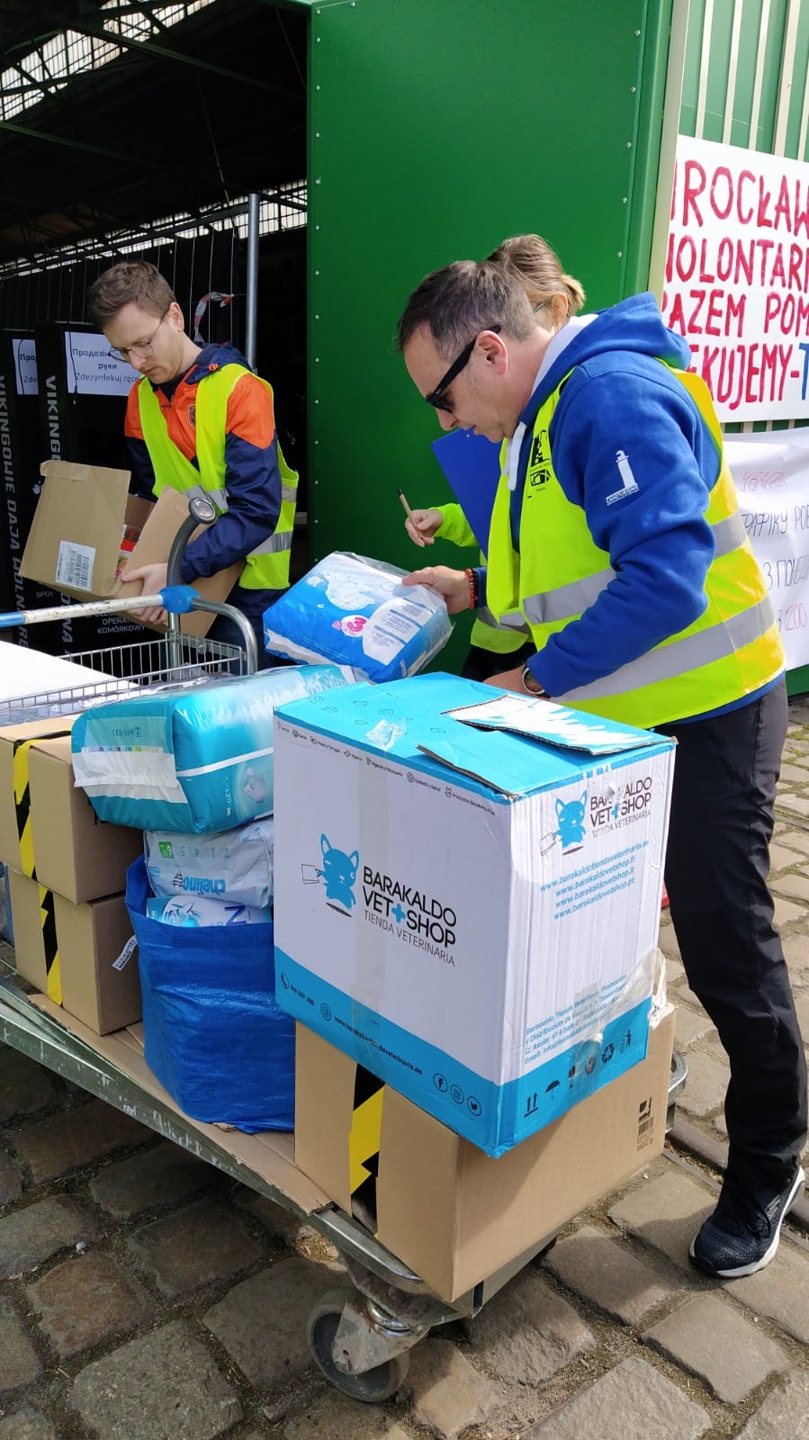 La solidaridad de Sagunto con Ucrania llega a las fronteras de la mano de Alex Valero La solidaridad de Sagunto con Ucrania llega a las fronteras de la mano de Alex Valero