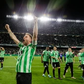 Joaquín celebra el pase del Betis a la final de la Copa del Rey. Joaquín celebra el pase del Betis a la final de la Copa del Rey.