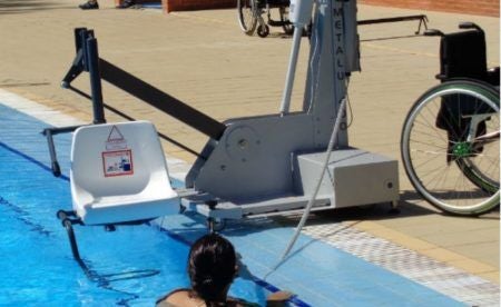 Adquirida una silla elevadora para la utilización en pioscinas municipales de Torrevieja Adquirida una silla elevadora para la utilización en pioscinas municipales de Torrevieja