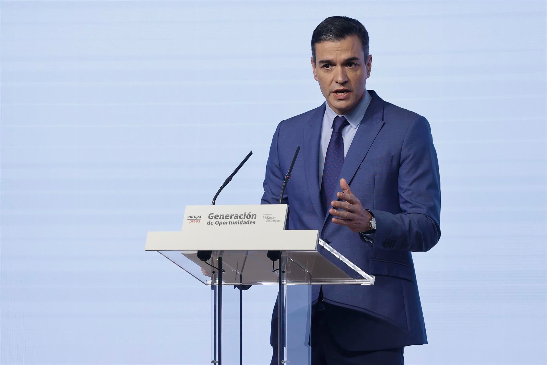 Pedro Sánchez anuncia una rebaja en el precio de la gasolina hasta el 30 junio Pedro Sánchez anuncia una rebaja en el precio de la gasolina hasta el 30 junio
