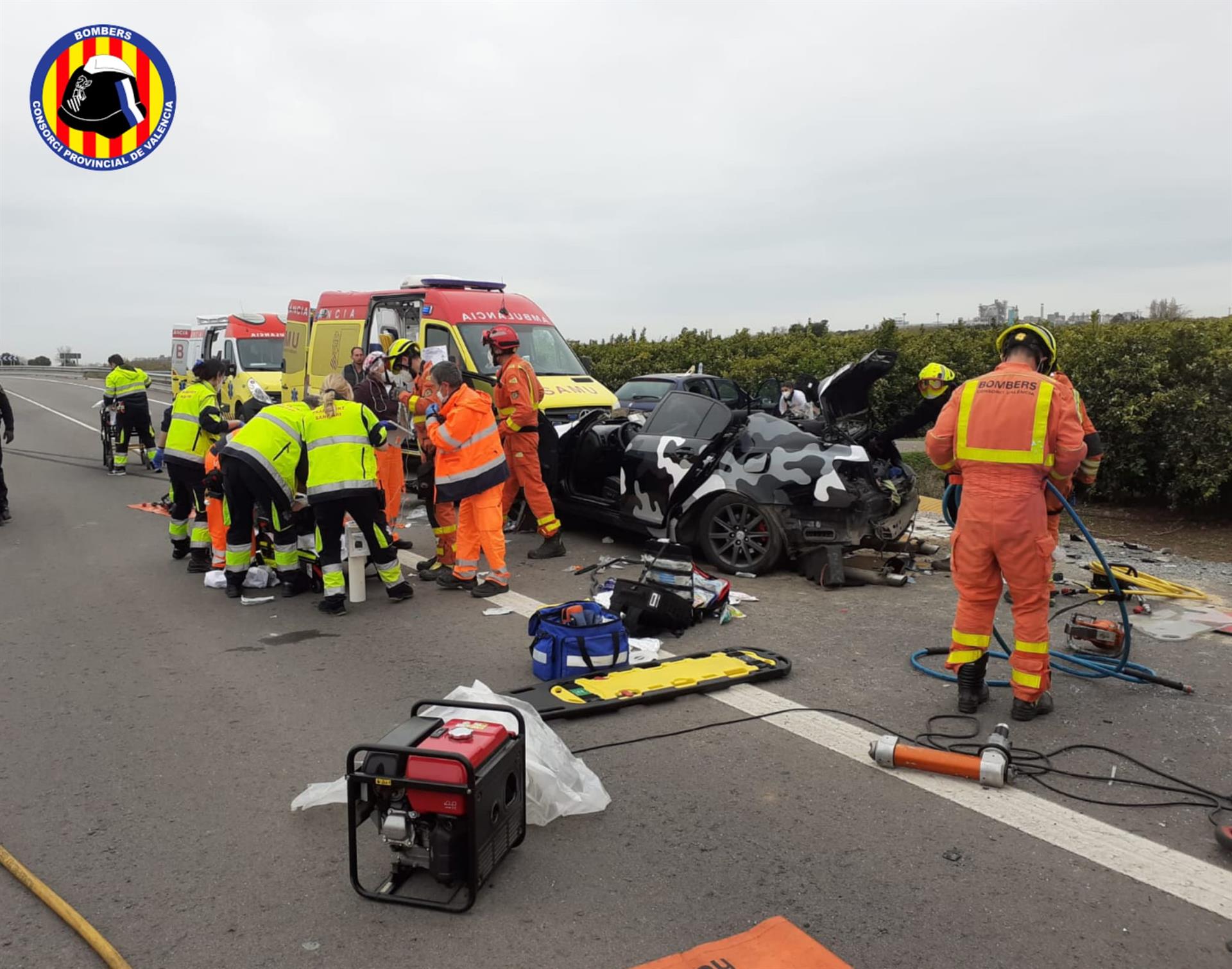 Aparatoso accidente con seis heridos en la carretera que une Sagunto con Canet d'en Berenguer Aparatoso accidente con seis heridos en la carretera que une Sagunto con Canet d'en Berenguer