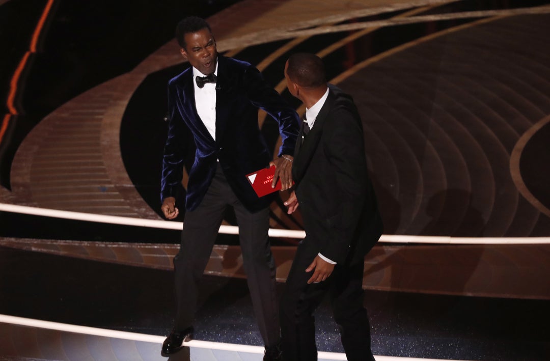 Will Smith pega una bofetada a Chris Rock en la gala de los Oscar Will Smith pega una bofetada a Chris Rock en la gala de los Oscar