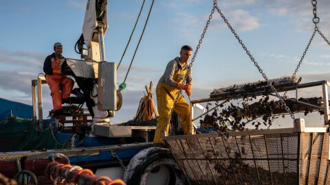 &Oacute;scar Otero, productor de mejill&oacute;n gallego en batea