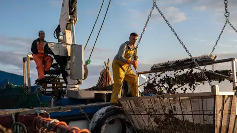 Óscar Otero, productor de mejillón gallego en batea Óscar Otero, productor de mejillón gallego en batea