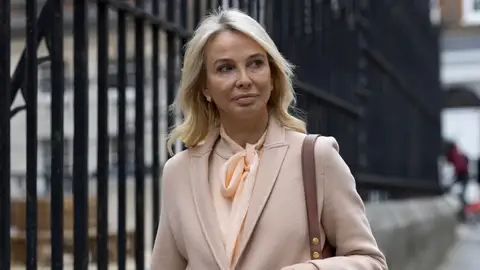 Corinna zu Sayn-Wittgenstein-Sayn a su llegada al juzgado en Londres Corinna zu Sayn-Wittgenstein-Sayn a su llegada al juzgado en Londres/ Getty