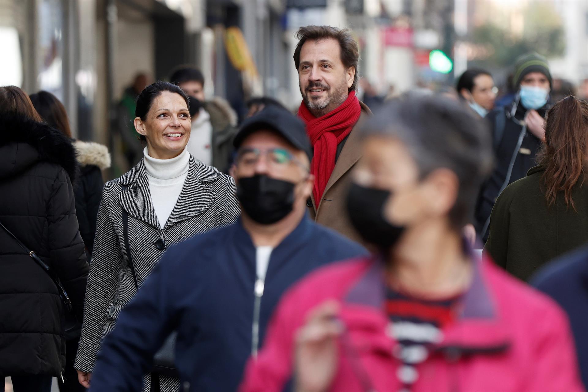El Gobierno aleja ahora el final de la mascarillas en interiores El Gobierno aleja ahora el final de la mascarillas en interiores