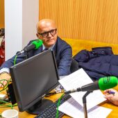 Manuel baltar en los estudios de Onda Cero Ourense 