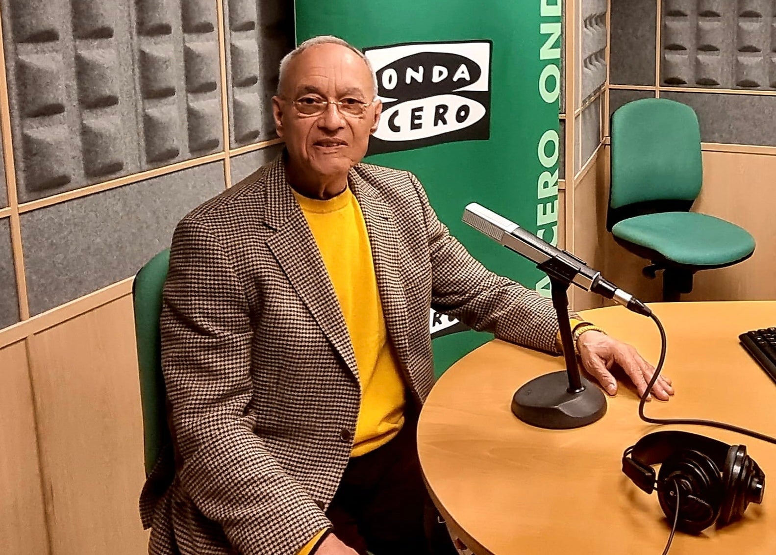 Conocemos al Dr. José Aznar, médico psicoterapeuta que ofrece terapia gratuita Conocemos al Dr. José Aznar, médico psicoterapeuta que ofrece terapia gratuita