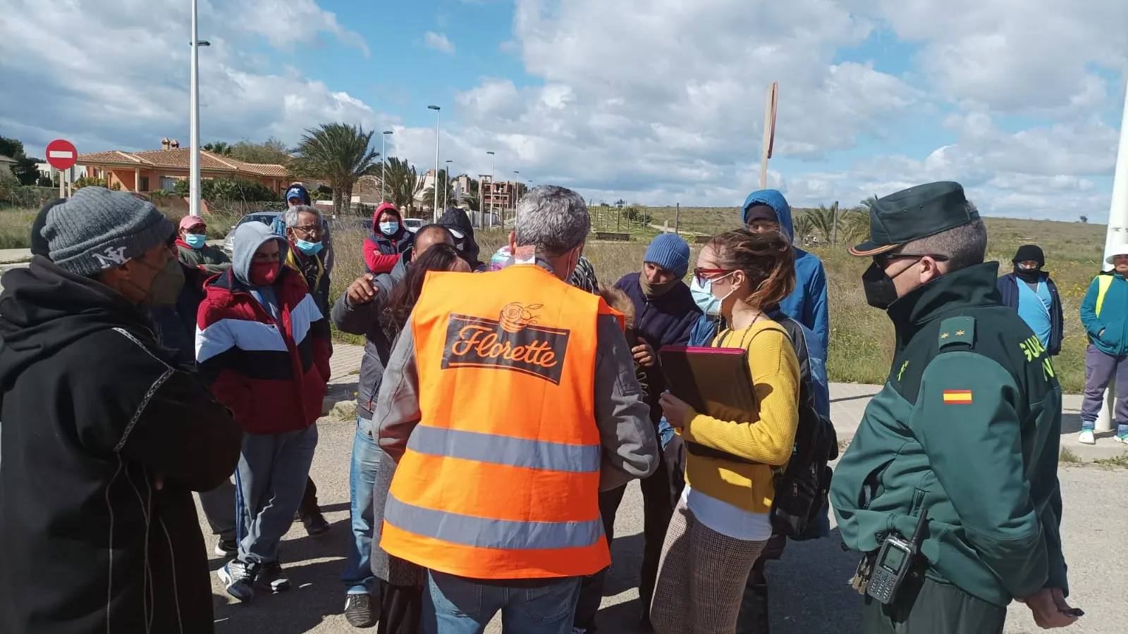 Inspección de Trabajo y Guardia Civil esta mañana en uno de los piquetes organizados por los trabajadores de Soldive tercer día de huelga