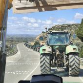 Más de 400 tractores han completado el recorrido por el circuito del Guadalope