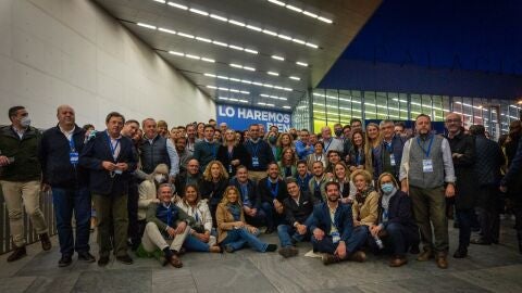 Los miembros del Partido Popular de Granada en el XX Congreso del partido en Sevilla