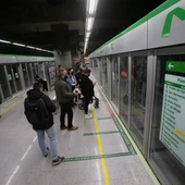 Metro de Sevilla ofrece horario ininterrumpido durante la ‘Madrugá’ en esta Semana Santa. El resto de días concluye a las dos de la madrugada Metro de Sevilla ofrece horario ininterrumpido durante la ‘Madrugá’ en esta Semana Santa. El resto de días concluye a las dos de la madrugada