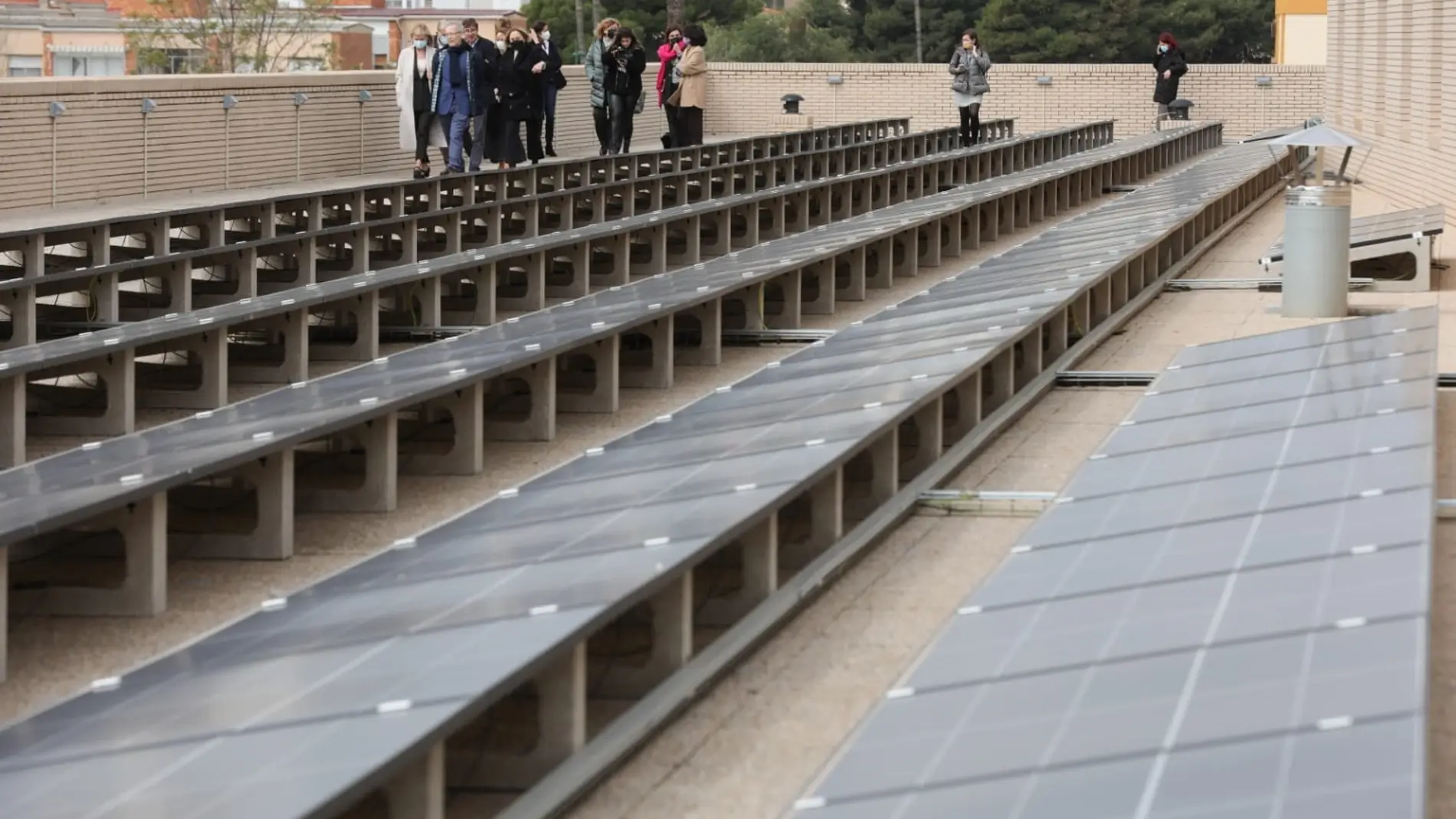 Los paneles solares de los Juzgados de Castelló permitirán un 17% de ahorro anual de energía