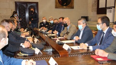 Momento de la reunión mantenida ayer en el Ayuntamiento para diseñar el plan de cara a la Semana Santa 2022