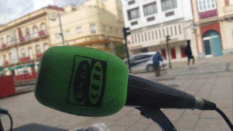 Micr&oacute;fono de Onda Cero en San Fernando