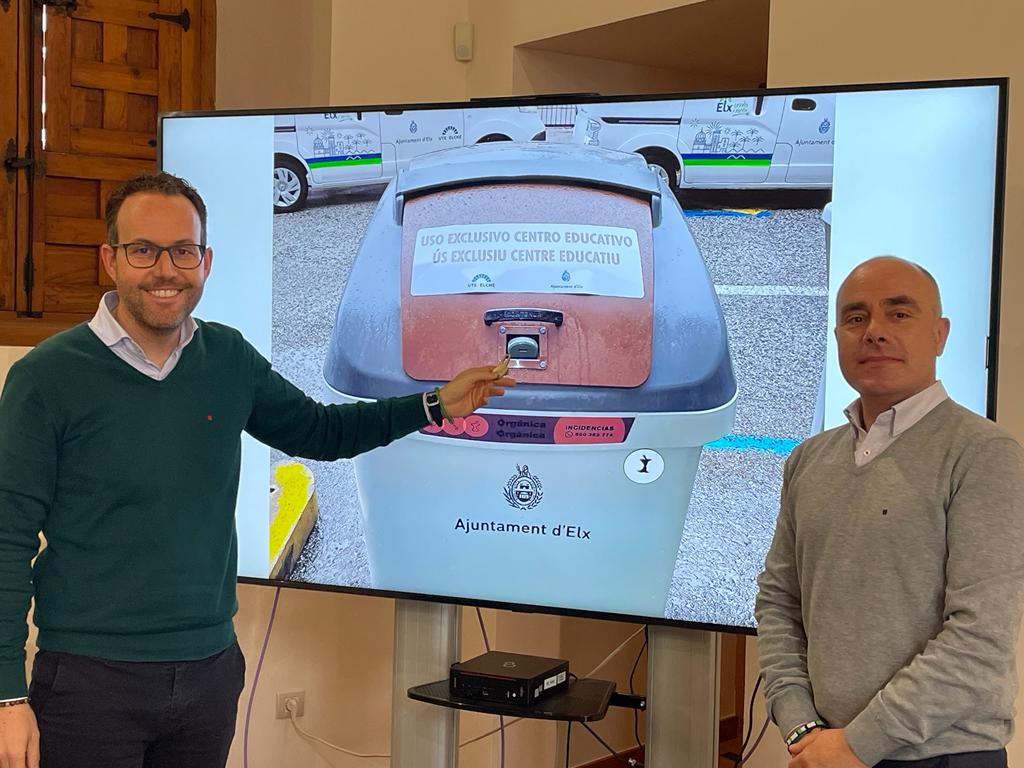 La implantación del contenedor marrón avanza en Elche con una ruta de recogida entre grandes productores de orgánica La implantación del contenedor marrón avanza en Elche con una ruta de recogida entre grandes productores de orgánica