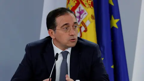 El ministro de Exteriores, José Manuel Albares, durante la rueda de prensa tras el consejo de ministros El ministro de Exteriores, José Manuel Albares, durante la rueda de prensa tras el consejo de ministros/ EFE