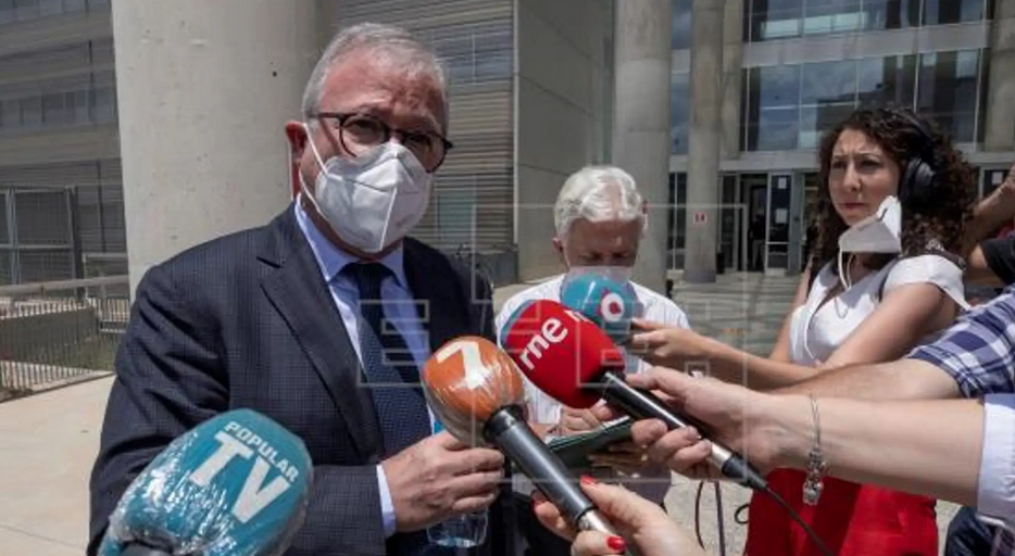 La Audiencia Provincial revoca el sobreseimiento del expresidente Ramón Luis Valcárcel en el caso La Sal La Audiencia Provincial revoca el sobreseimiento del expresidente Ramón Luis Valcárcel en el caso La Sal