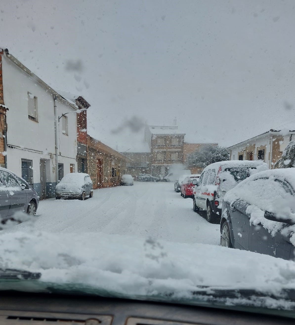 Reabre al tráfico la CM-3202 en Villanueva de la Fuente, que había sido cortada por la nieve Reabre al tráfico la CM-3202 en Villanueva de la Fuente, que había sido cortada por la nieve