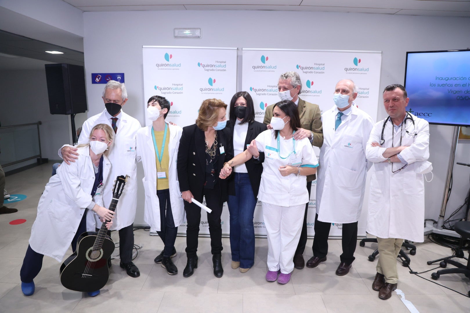 Los pacientes oncológicos de Quirónsalud Sagrado Corazón podrán celebrar el final de su tratamiento tocando la “Campana de los Sueños Los pacientes oncológicos de Quirónsalud Sagrado Corazón podrán celebrar el final de su tratamiento tocando la “Campana de los Sueños