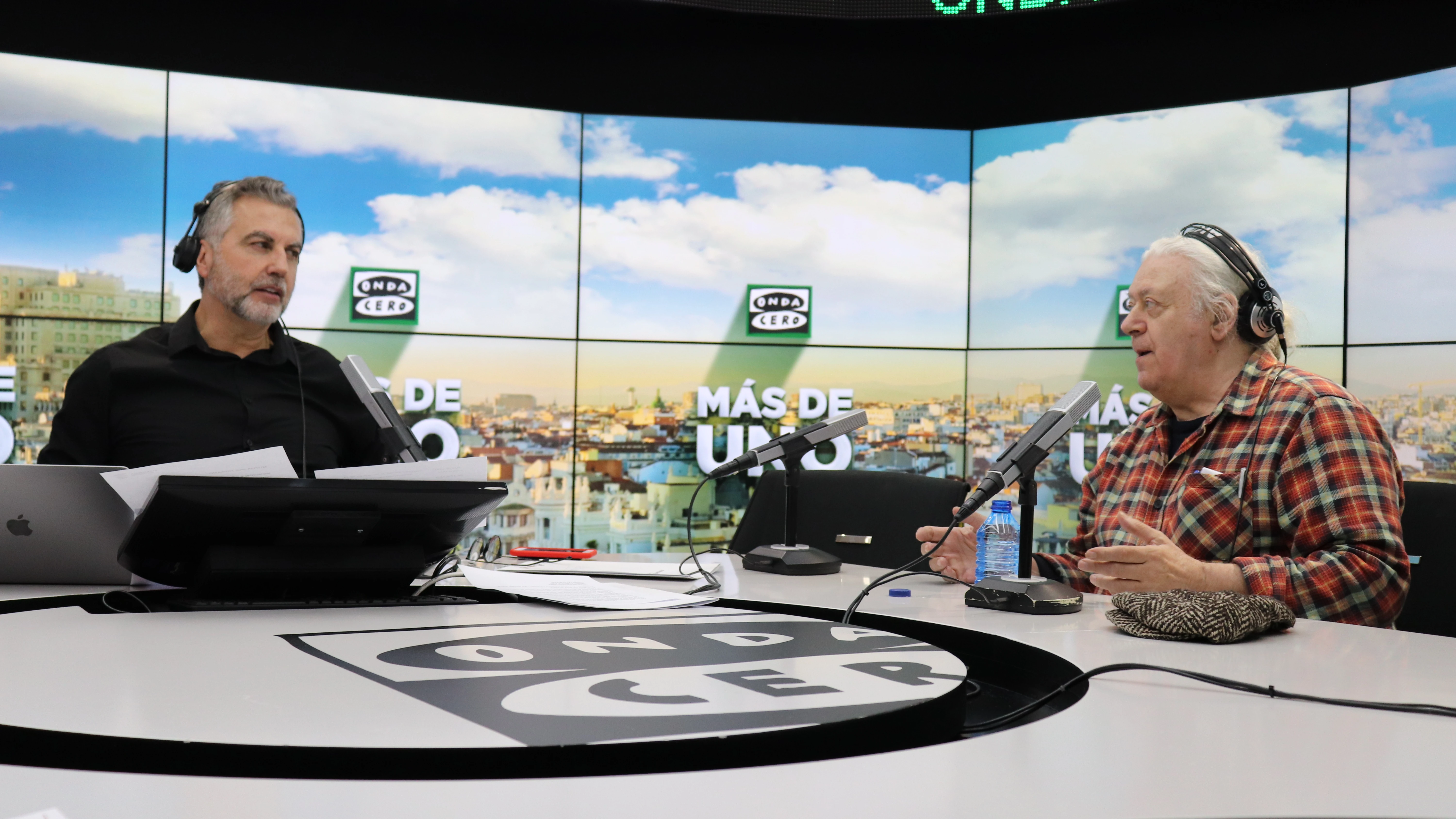 Mario Gas y Carlos Alsina en 'M&aacute;s de uno'
