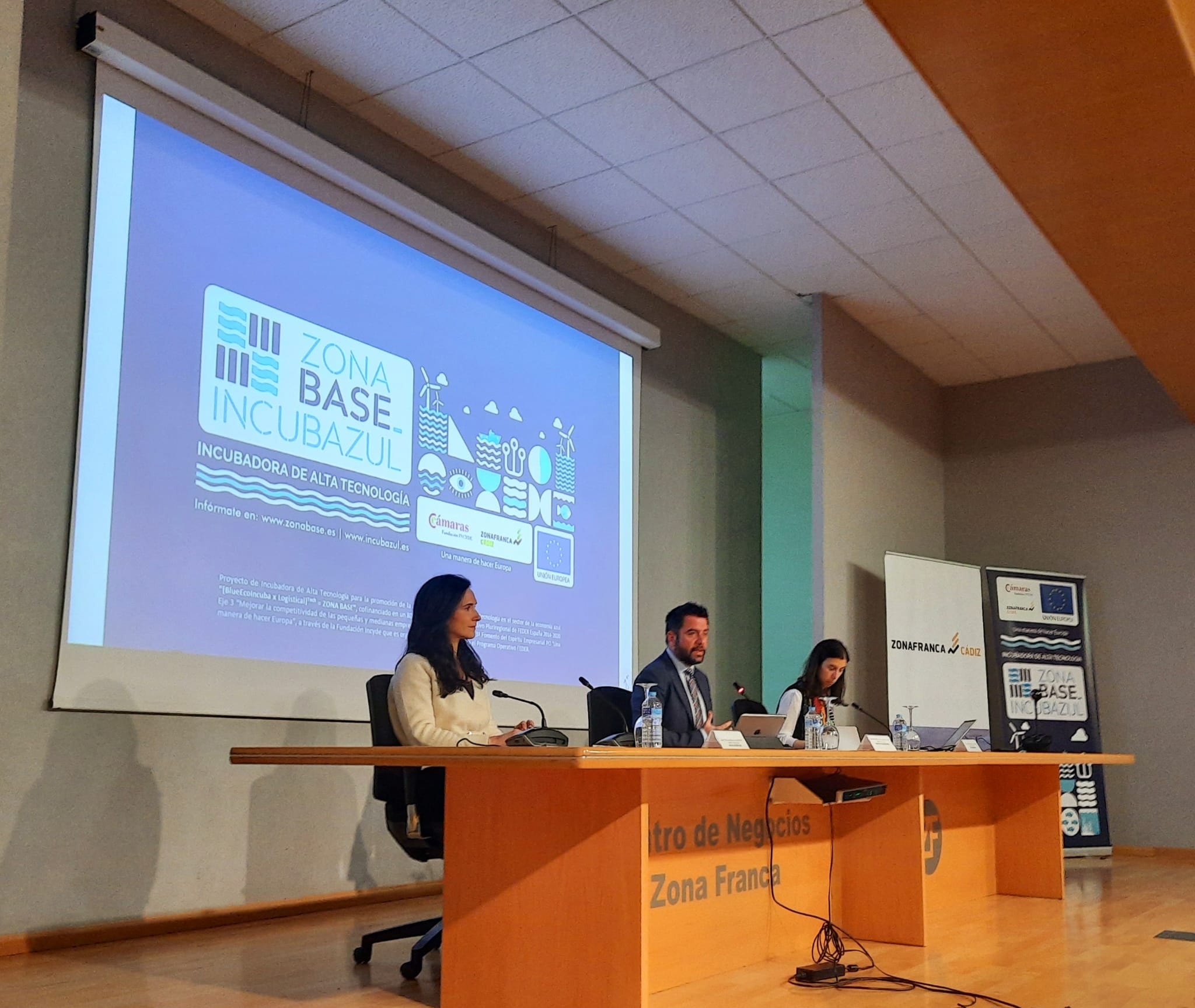 Comienza 'Incubazul', la incubadora empresarial de economía azul de Zona Franca y Telefónica Comienza 'Incubazul', la incubadora empresarial de economía azul de Zona Franca y Telefónica