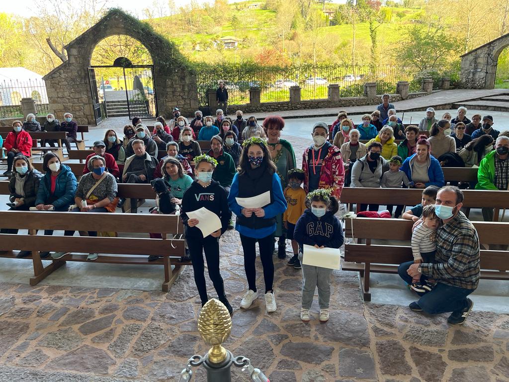 GALERÍA FOTOGRÁFICA: Piloña renombra la ruta de la peridiella como "El Senderu Máxicu" GALERÍA FOTOGRÁFICA: Piloña renombra la ruta de la peridiella como "El Senderu Máxicu"