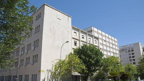La Fiscalía pide 35 años para el acusado de un asesinato en un bar de Badajoz la nochebuena de 2019 La Fiscalía pide 35 años para el acusado de un asesinato en un bar de Badajoz la nochebuena de 2019