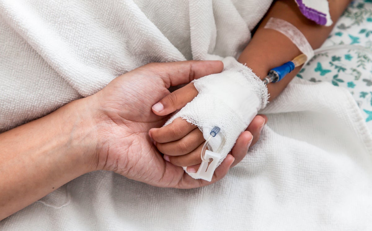 Retiran la custodia a los padres del menor de 5 años hospitalizado en Alicante tras consumir ansiolíticos y cocaína Retiran la custodia a los padres del menor de 5 años hospitalizado en Alicante tras consumir ansiolíticos y cocaína